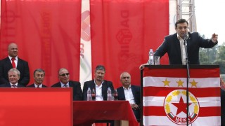 Председателят на Обединени спортни клубове ЦСКА Георги Калчев и представители