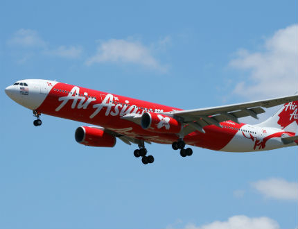 Самолет на „Air Asia” се приземи аварийно 