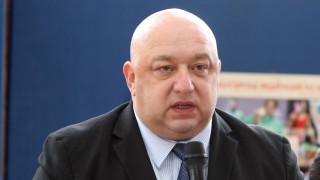 Министърът на спорта Красен Кралев коментира футболни въпроси в