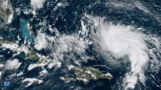 Ураганът Дориан достигна четвърта степен по петстепенната скала късно в