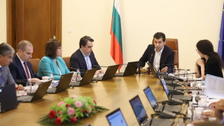 Правителството гласува мярка с която ще задържи цените на тока