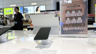 Въпреки кризата, Apple заема първо място в света по продажби на смартфони