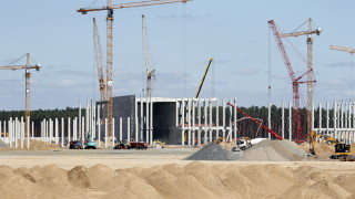 Tesla планира чисто нова фабрика в Китай където компанията ще