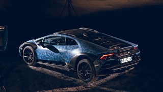 Колко часа отнема боядиването на това Lamborghini