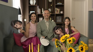 ПРЕДИ ПУКАНКИТЕ
Времетраене 1 час и 33 минути
Режисьор  Яна Титова
В главните