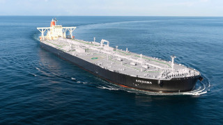 Два супертанкера под китайски флаг които плаваха към Венецуела за