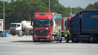 Превозвачи отново недоволстват на ГКПП Дунав мост- Русе