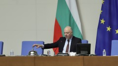 Росен Желязков спира микрофона на депутатите