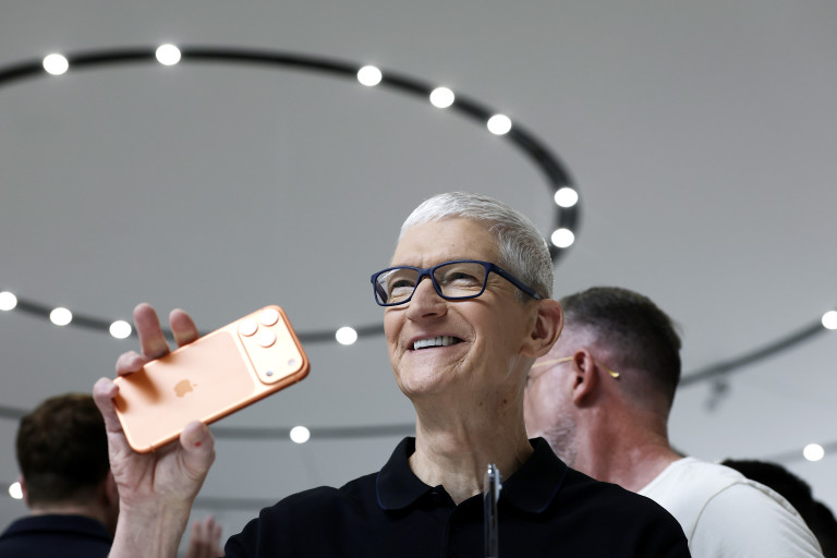 iPhone 17 Pro е радост за очите не само на Кук