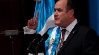 Гватемала къса дипломатическите си отношения с правителството на Венецуела ръководено