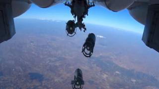 Авиацията на международната антитерористична коалиция ръководена от САЩ продължава да