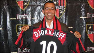 Джоркаеф се сбогува с футбола