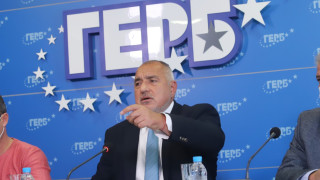 Решението да не се броят квитанциите от машинното гласуване експремиерът