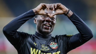 Футболистът на Ботев Пловдив Самуел Акере е получил оферта от