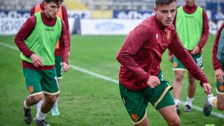 Националите по футбол до 19 години завършиха 0 0 с връстниците