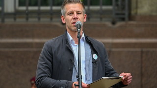 Хиляди излязоха по улиците в центъра на Будапеща в петък