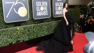 Кендъл Дженър показва акне, без да й пука