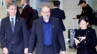 Южнокорейските и американските служители възобновиха разговорите си в понеделник за