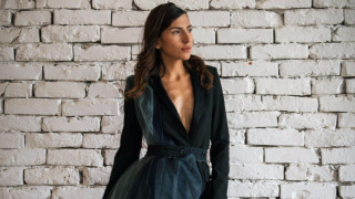 Първата модна колекция от дизайнерски рециклирани дрехи носещи имена на