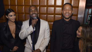 Към момента Джон Леджънд не се слави като човек който разкрива