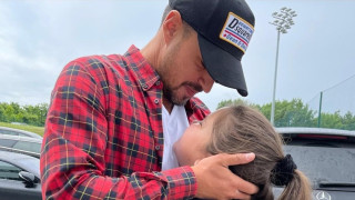 Дъщерята на Валери Божинов Никол му се обясни в