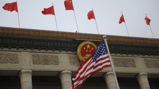 Китай удари САЩ със санкции