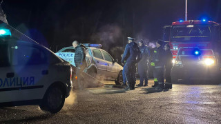 ТИР блъсна патрулката на Пътна полиция която беше спряла за