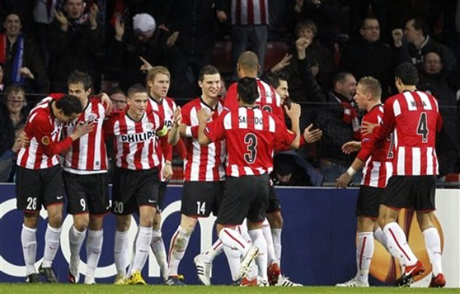 ПСВ и Манолев с нова победа