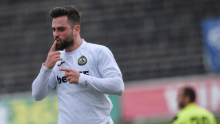 Халфът на Славия Питър Макрилос сподели че за него да