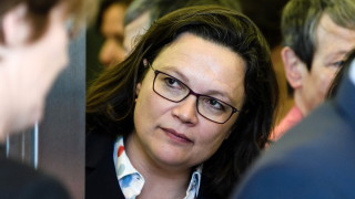 Социалдемократите клатят управляващата коалиция с Меркел
