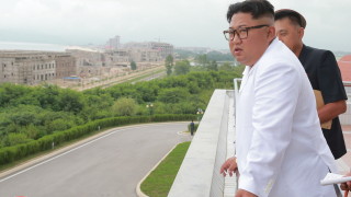 Лидерът на КНДР Ким Чен ун разкритикува здравеопазването на страната информира