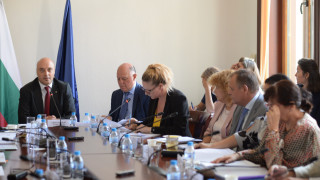 По време на онлайн среща с представители на Европейската комисия