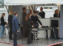 Корозирали части от снаряди откриха в камион на границата