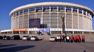 В Санкт Петербург се срути покривът на огромна зала