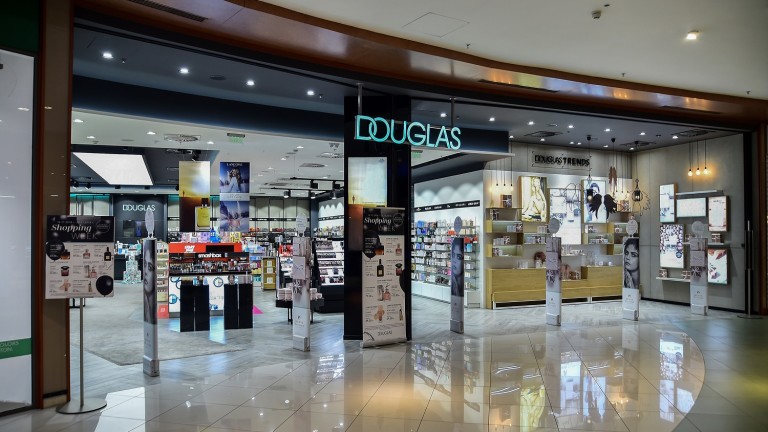 Веригата за търговия с козметични стоки, която в България има