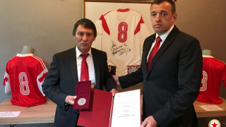ЦСКА честити рождения ден на легендата Валентин Йорданов Армейци днес легендарният борец