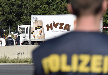 Арестуван е четвърти българин заради камиона-убиец на 71 души