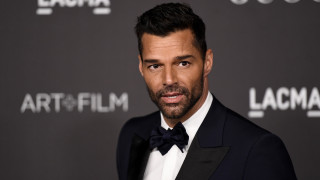 В рамките на няколко дни Рики Мартин се сблъска с