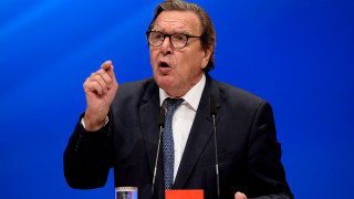 Бившият канцлер Герхард Шрьодер загуби пореден съдебен опит да бъде отменено решение