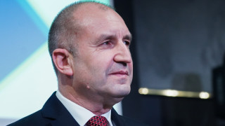 Румен Радев заръча на кметовете да натискат властта