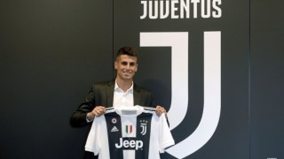 Барселона обмисля да привлече защитника на Ювентус Жоао Кансело Португалецът