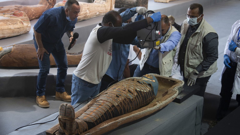 Египет съобщи, че е открил повече от 100 непокътнати саркофага