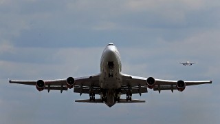 Мъж опита да отвлече самолет съобщават от RT Става въпрос