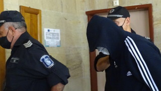 Остават за постоянно в ареста обирджията в Дупница съобщават от
