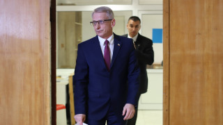 Бойко Борисов се опитва да отвлече вниманието от проблемите които