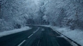 АПИ: Мъгла има на прохода Петрохан, сняг в Смолян