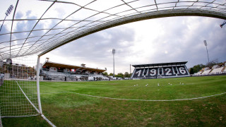 От Локомотив Пловдив започнаха работа по тревното покритие на клубния