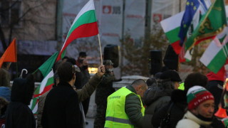 Протестиращи блокираха столичния бул Дондуков близо до Министерския съвет съобщава