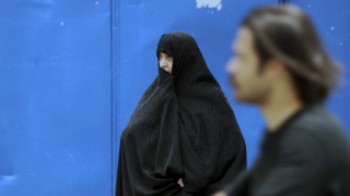 САЩ Великобритания и Германия изразяват неискрена загриженост за иранските жени