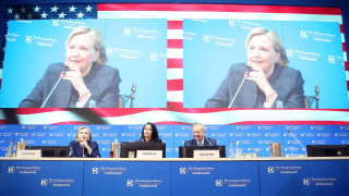 Клинтън към Тръмп: Не ме предизвиквай